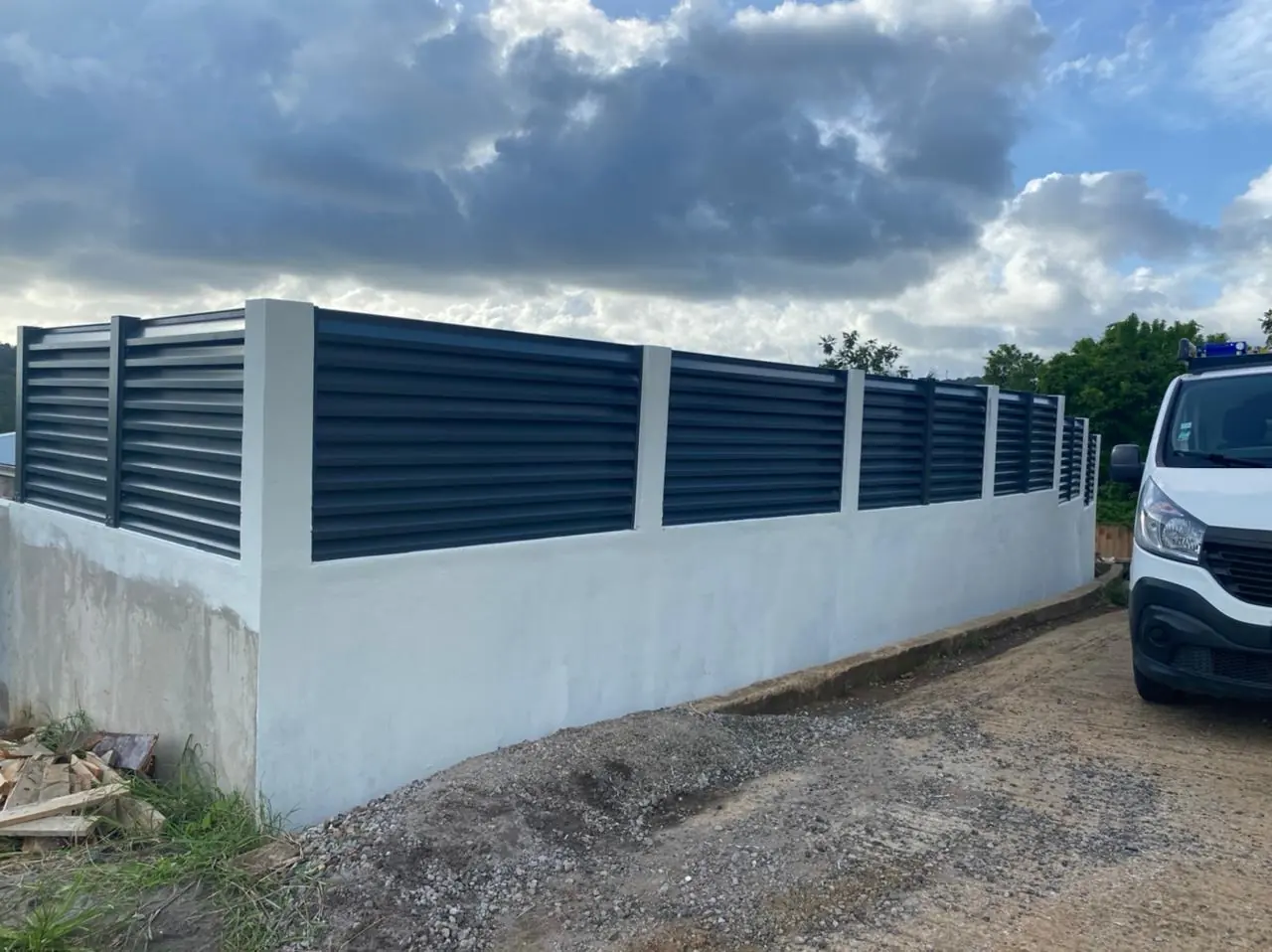 Clôture ou portail en aluminium en Martinique – Nord System 01 Réalisation clôture ou portail en aluminium en Martinique par Nord System