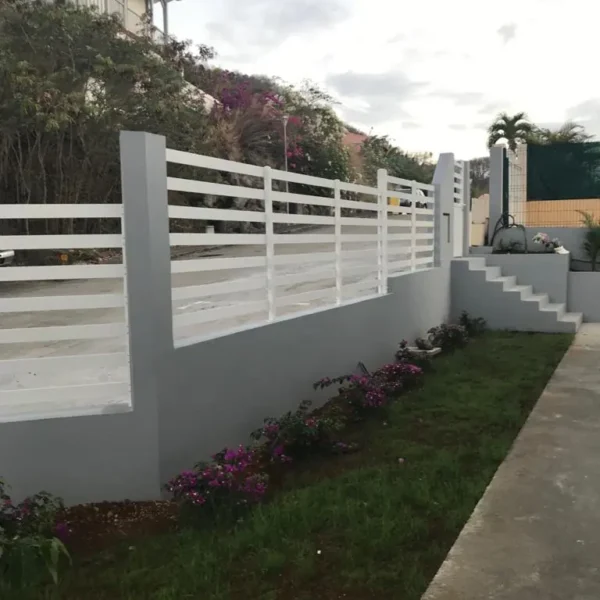 Réalisation clôture ou portail en aluminium en Martinique par Nord System