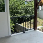 Réalisation garde-corps à barreaux droits en Martinique par Nord System