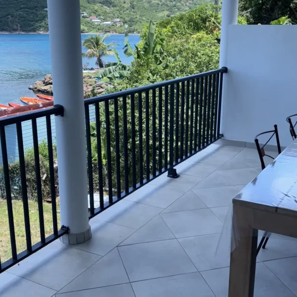 Réalisation garde-corps à barreaux droits en Martinique par Nord System