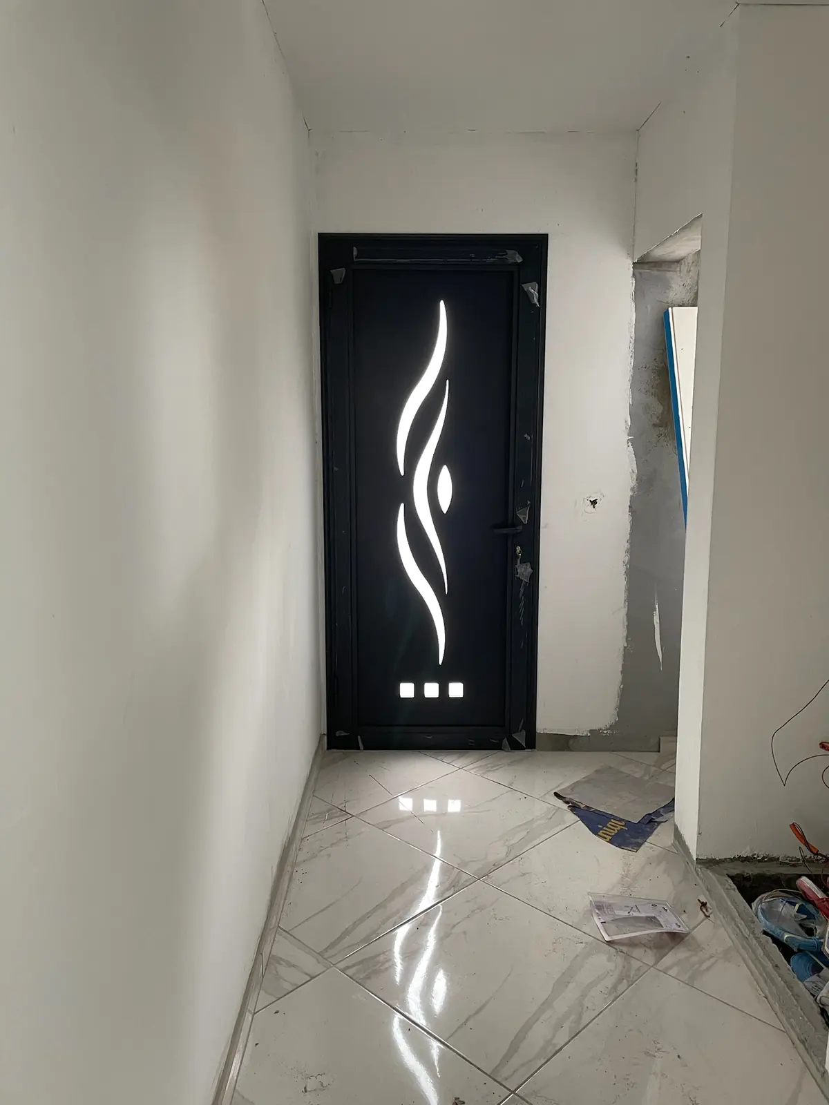 Porte aluminium sur mesure en Martinique – Nord System 02 Réalisation porte aluminium sur mesure en Martinique par Nord System